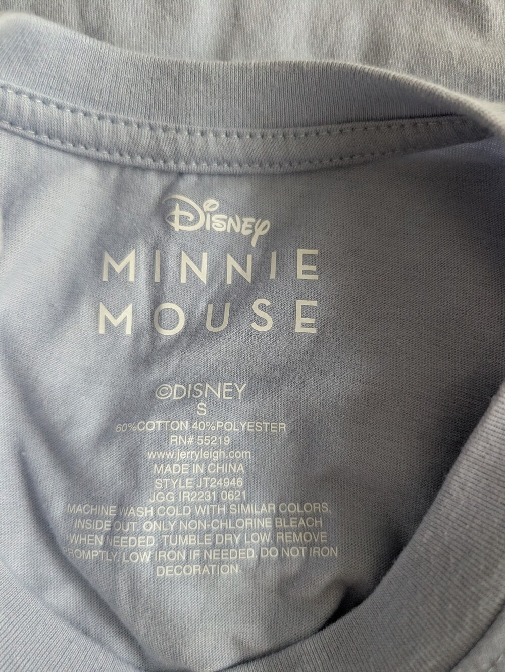 NWT Small Vintage Minnie Mouse Sitting Light Blue Crew Neck Tee - Picture 2 of 4